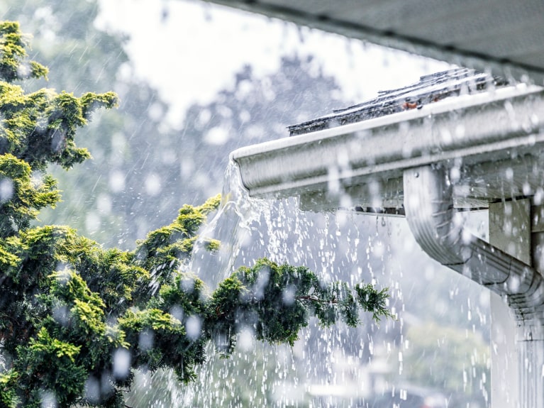 Aluminium Seamless Guttering in Rain