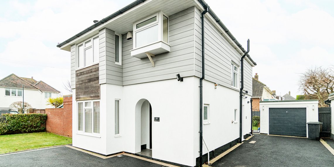 C05_Grey_Hengistbury_Head_1