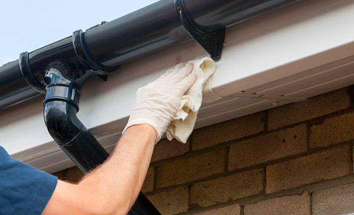 replacing fascias and guttering